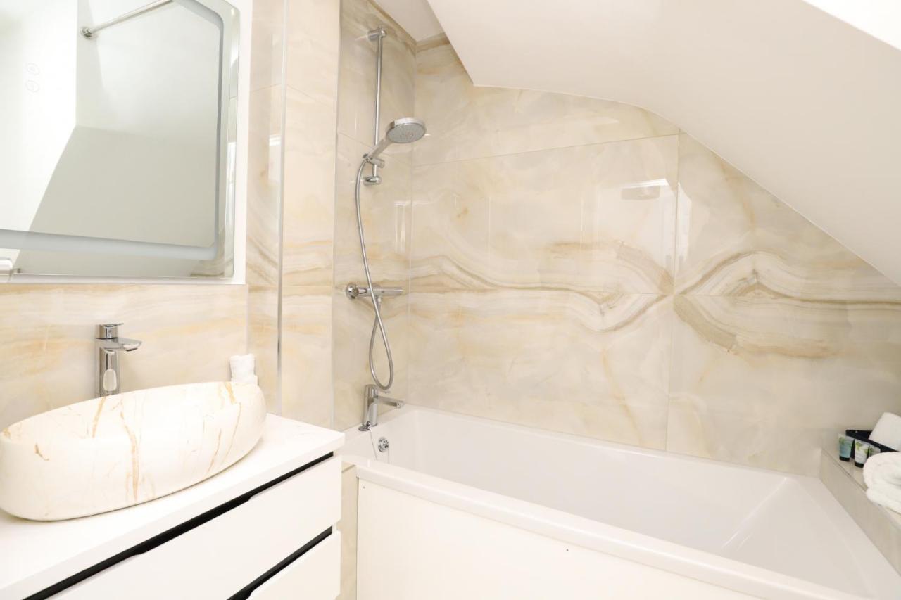 Luxurious Double Bedroom, Ensuite With Free Wifi. อ็อกซ์ฟอร์ด ภายนอก รูปภาพ